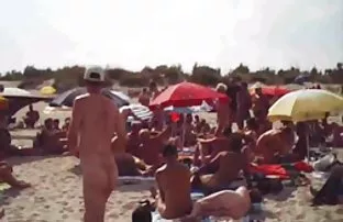 XXX Bajingan setengah baya berambut merah dengan vibrator di depan umum di kota indo bokep terbaru 3gp