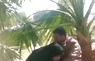 XXX Nyonya indo bikep terbaru dalam lateks mendominasi budak yang menghinanya
