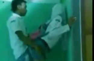 XXX Pilihan kotoran. Wanita pemalu dan kencing pada kamera bokep indo baru 2018 tersembunyi