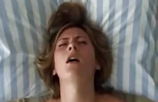 XXX Babs menggunakan strapon boke indo terbaru untuk bercinta dengan pasangan mereka