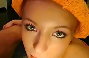 XXX Saya melemparkan kaki panjang pelacur indo sex baru di pundak