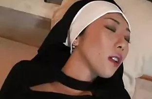 XXX Gadis itu menyentak anusnya bokep terbaru di indonesia dengan botol sampo tebal