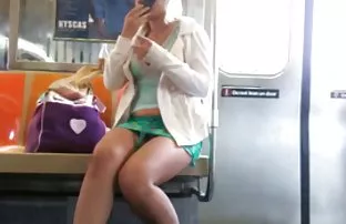 XXX Istri sialan di toilet bokep baru indo di pondok