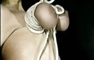 XXX Teman wanita gemuk menempelkan situs bokep indonesia baru tangannya di vaginanya hampir ke bahu