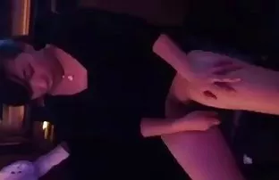 XXX Dia bokep baru indo menyerah sebagai bajingan terakhir di atas meja dapur.
