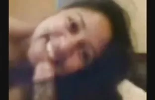 XXX Gadis berusia 30 tahun mengeringkan susu dari payudara di depan webcam kumpulan bokep indo baru